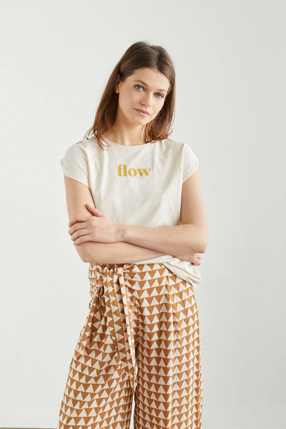 CAMISETA TEXTO KAMIS Beige