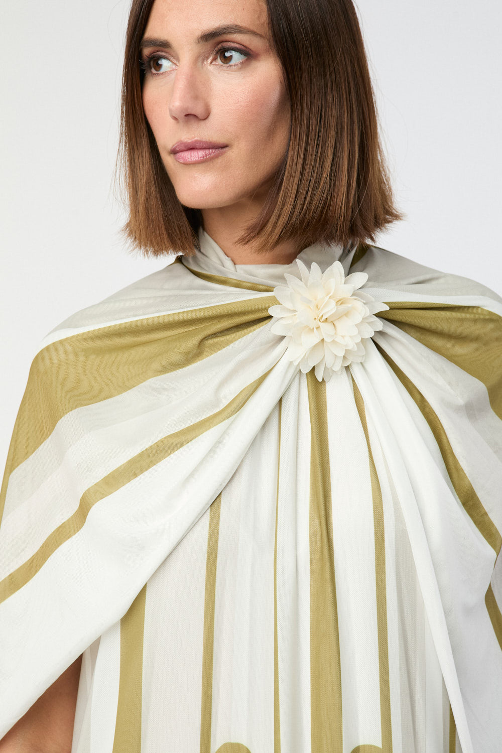 Vestido Flor Gloria Beige