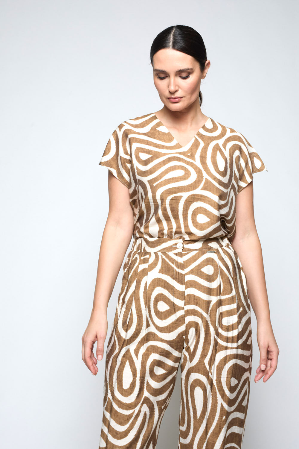 Blusa Ekilore basic Camel