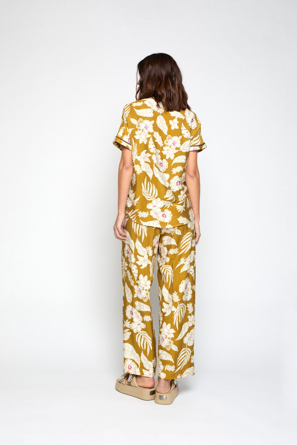 Cuerpo Gaia lazo Camel