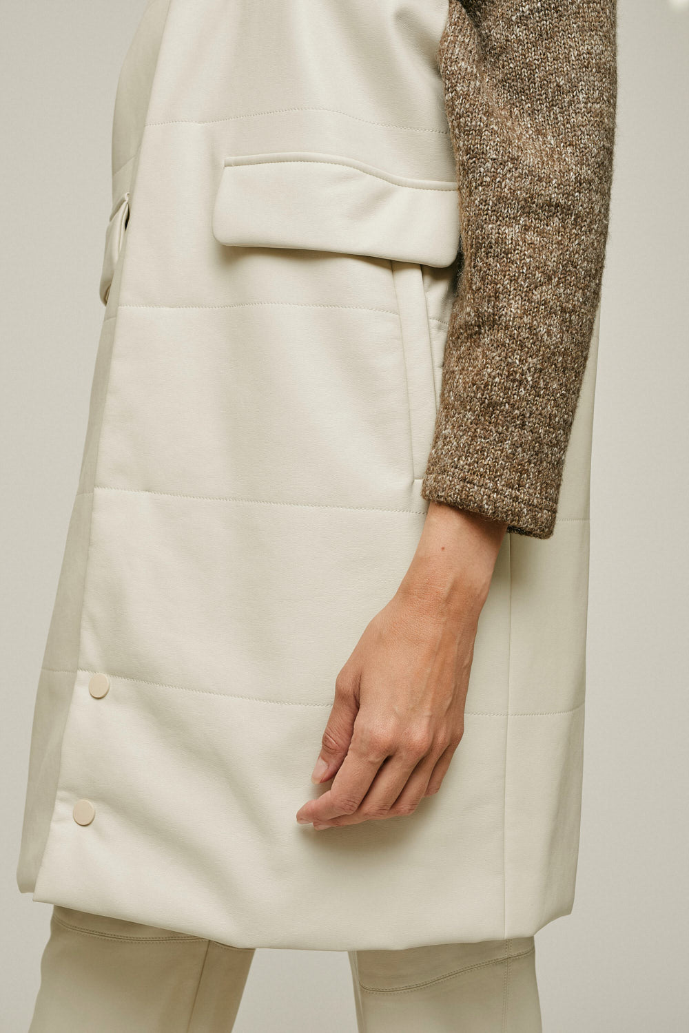 CHALECO CUERO OPALO Beige