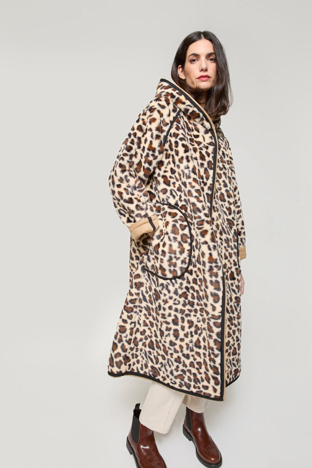 Abrigo Ziba Reversible Camel