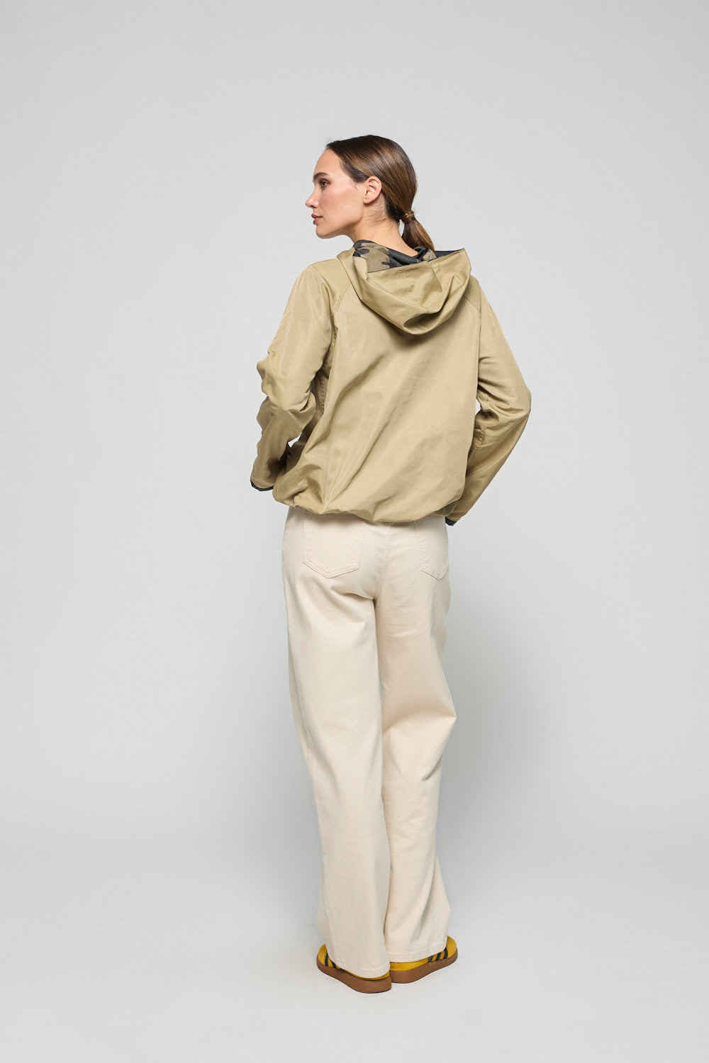 Gabardina Reversible Kira Kaki