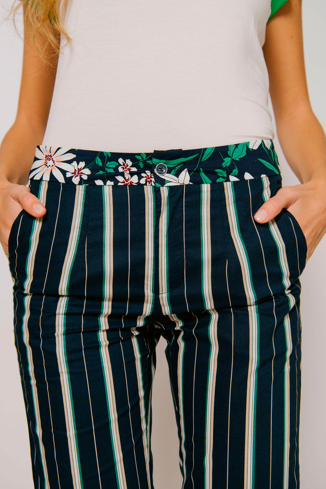 PANTALON RAYAS FLOR Marino