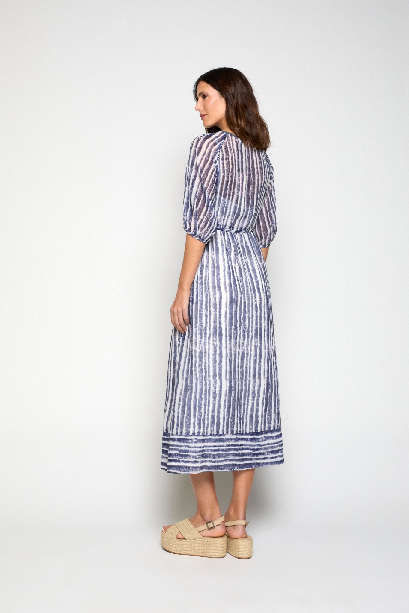 VESTIDO Y BUZOS - Mercedes de Miguel