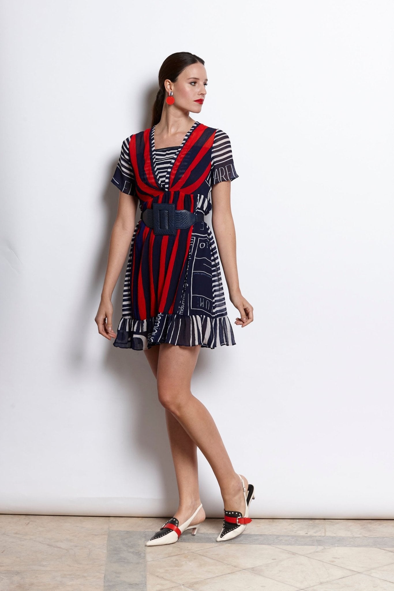 VESTIDO Y BUZOS - Mercedes de Miguel