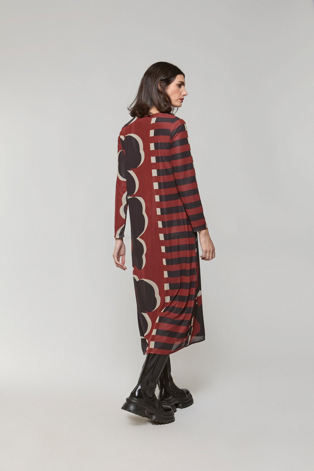 VESTIDO Y BUZOS - Mercedes de Miguel