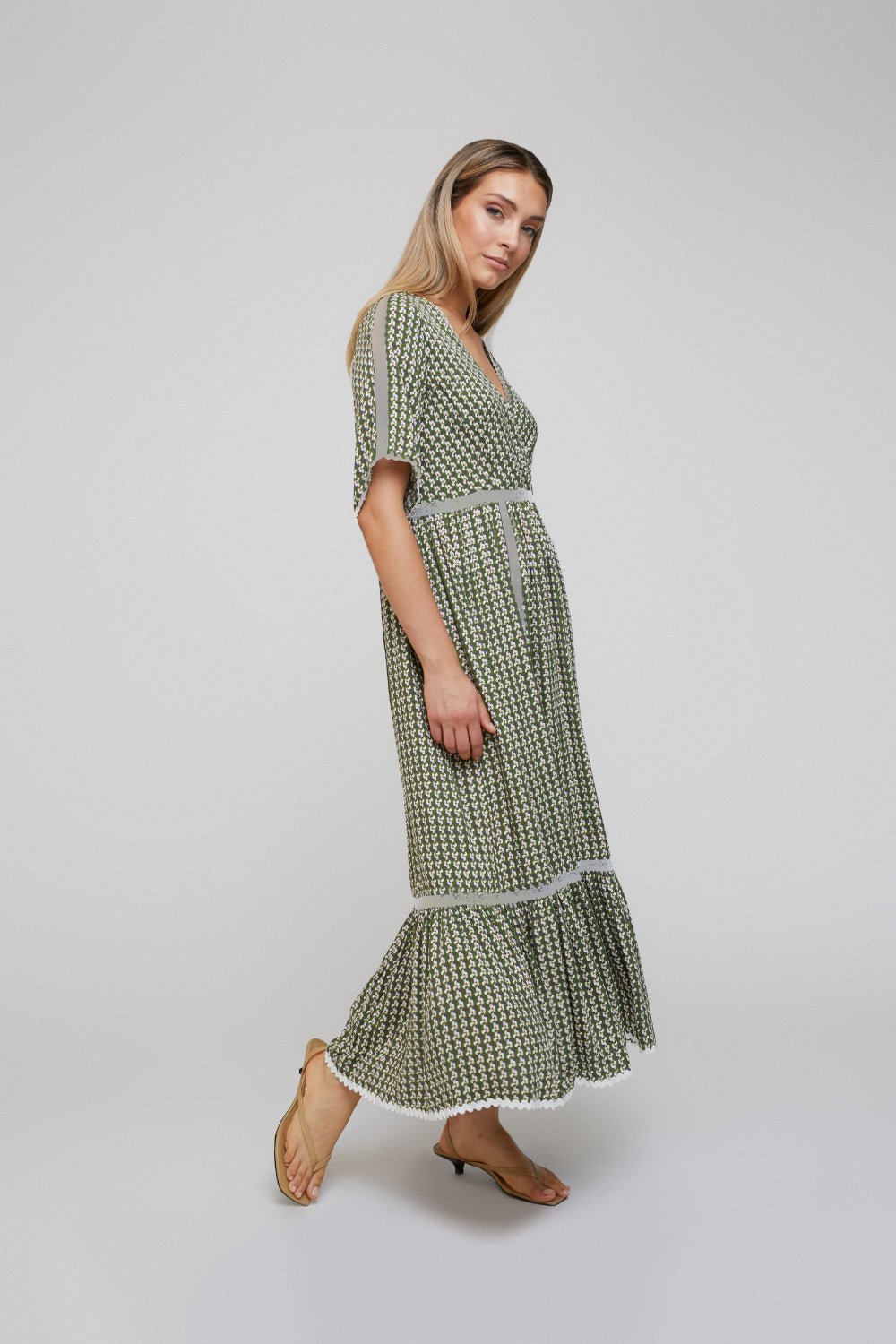 VESTIDO Y BUZOS - Mercedes de Miguel