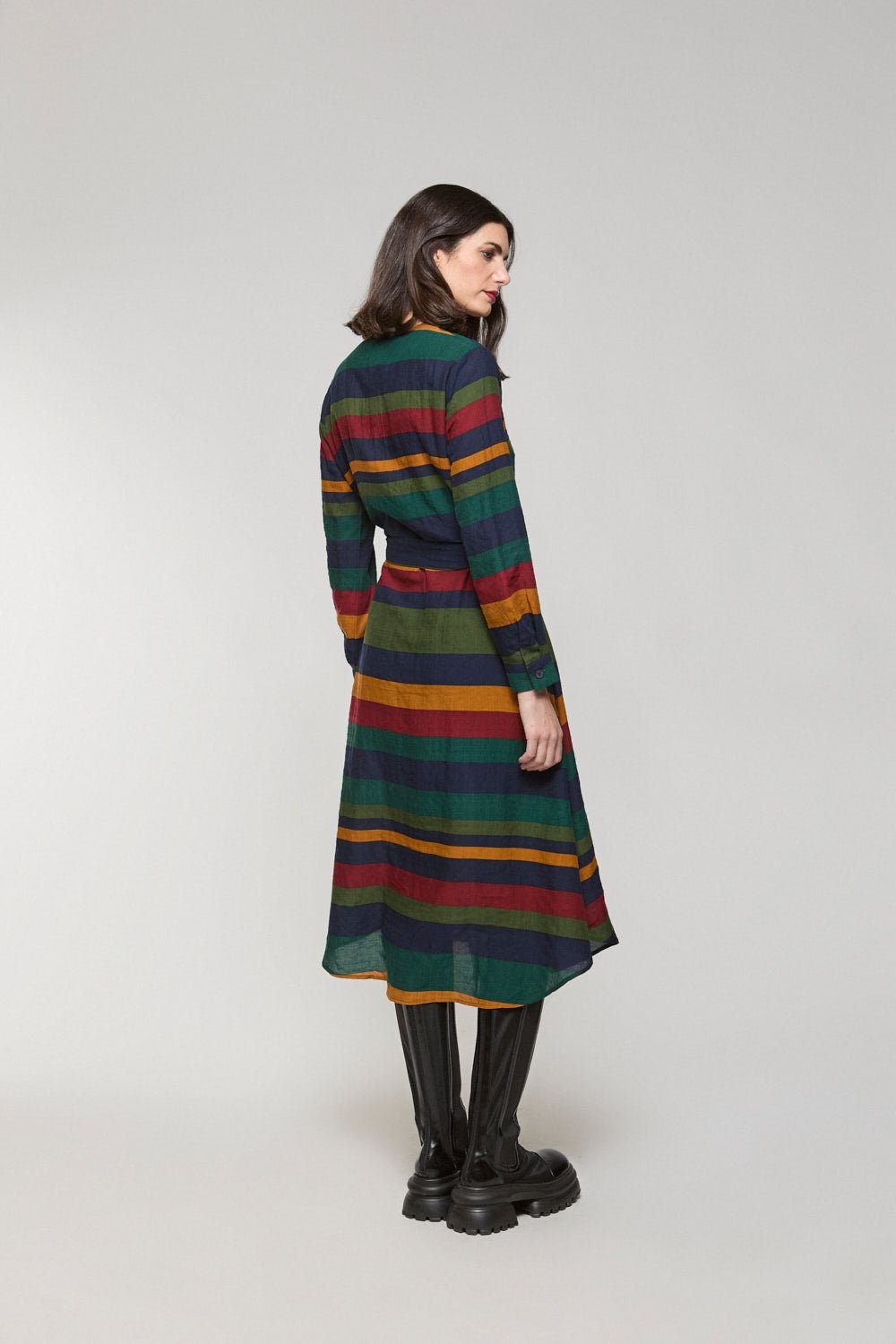 VESTIDO Y BUZOS - Mercedes de Miguel