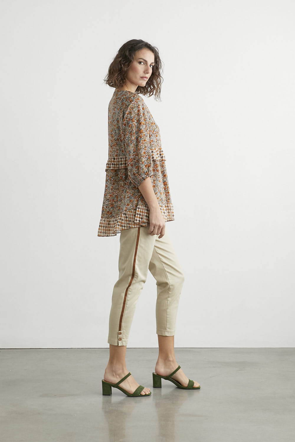 PANTALON PUÑO BOTONES Camel