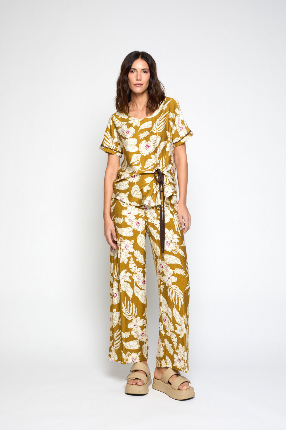 Cuerpo Gaia lazo Camel