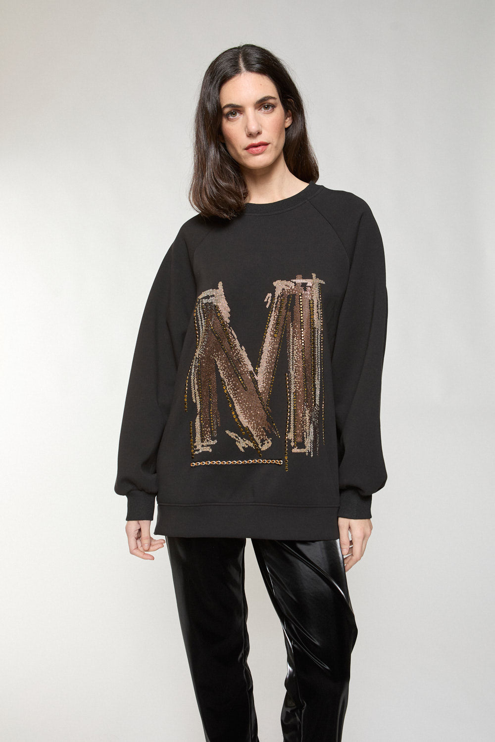 Jersey Letras Doradas Negro