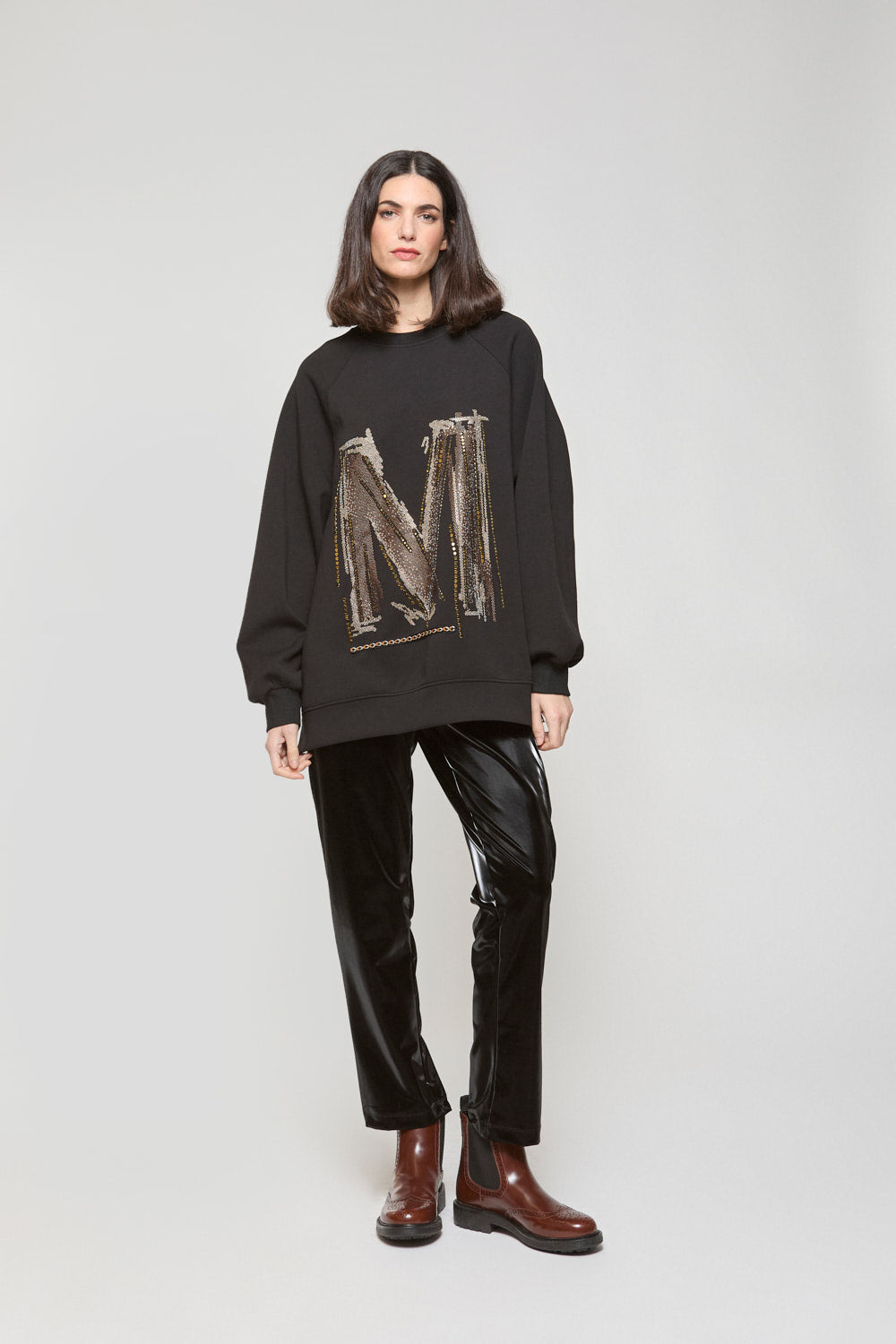 Jersey Letras Doradas Negro