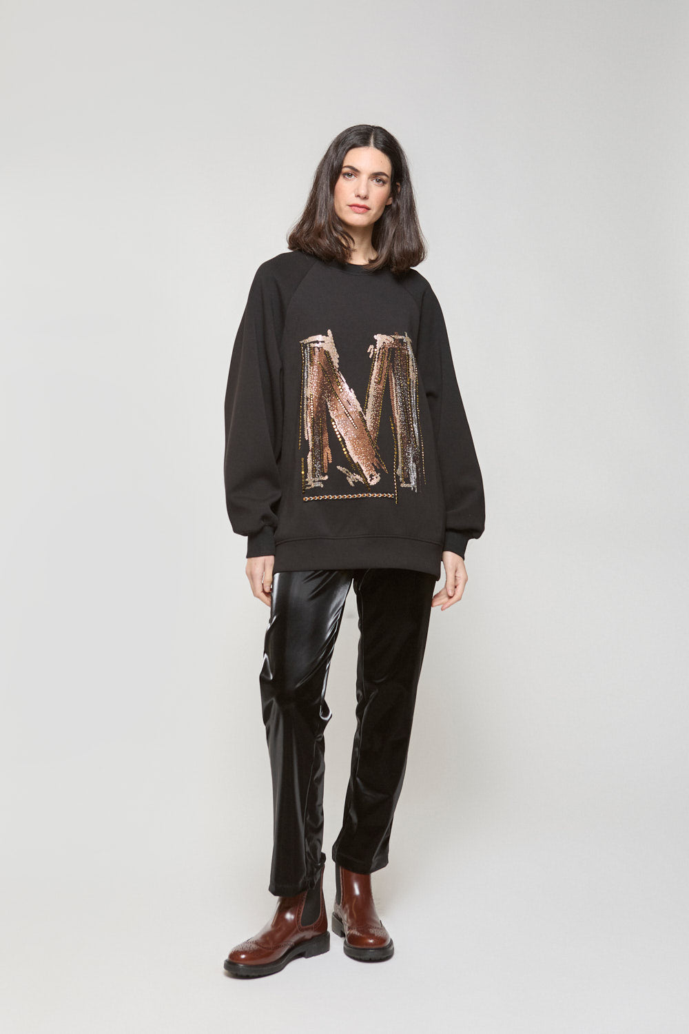 Jersey Letras Doradas Negro