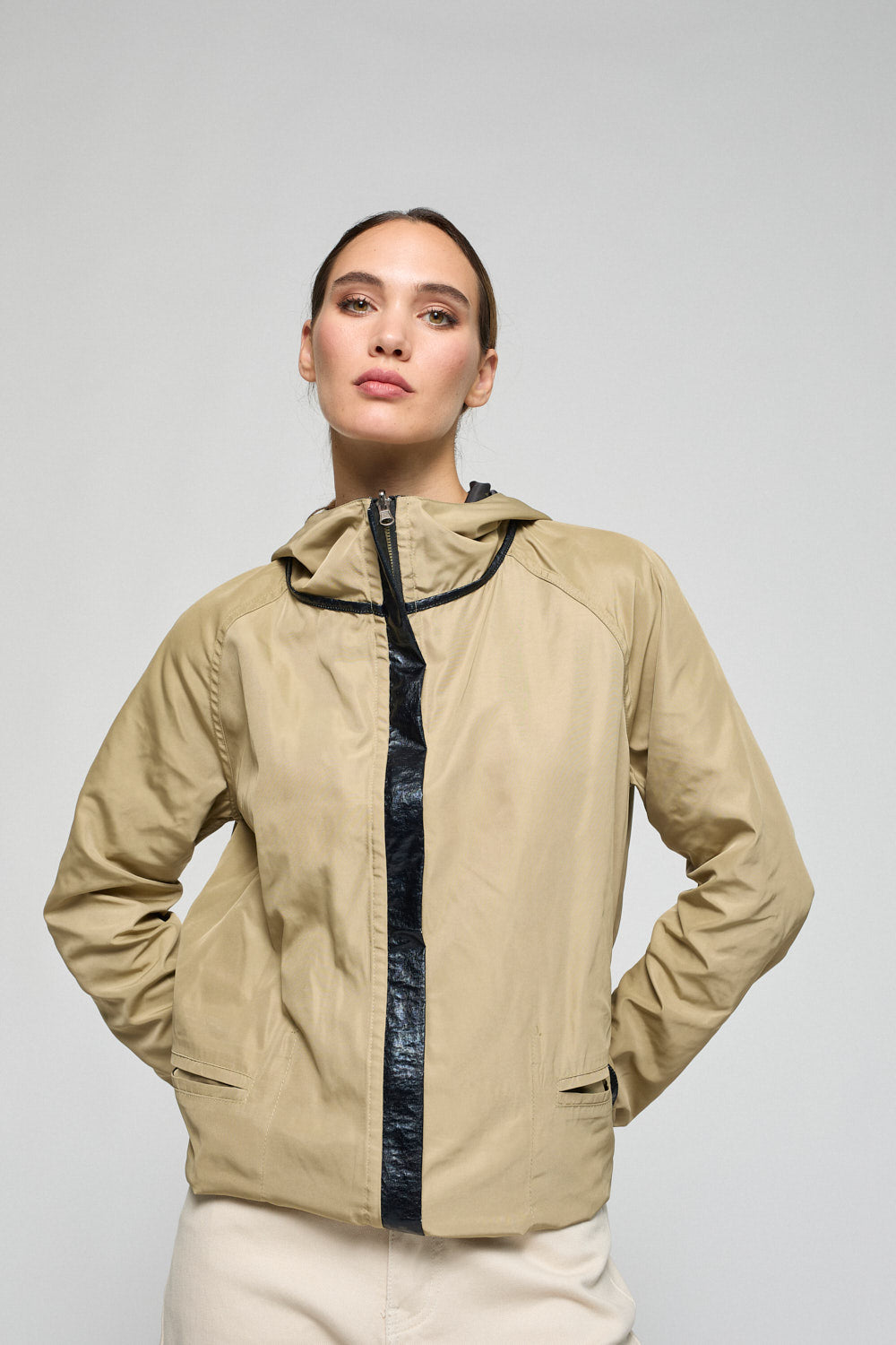 Gabardina Reversible Kira Kaki