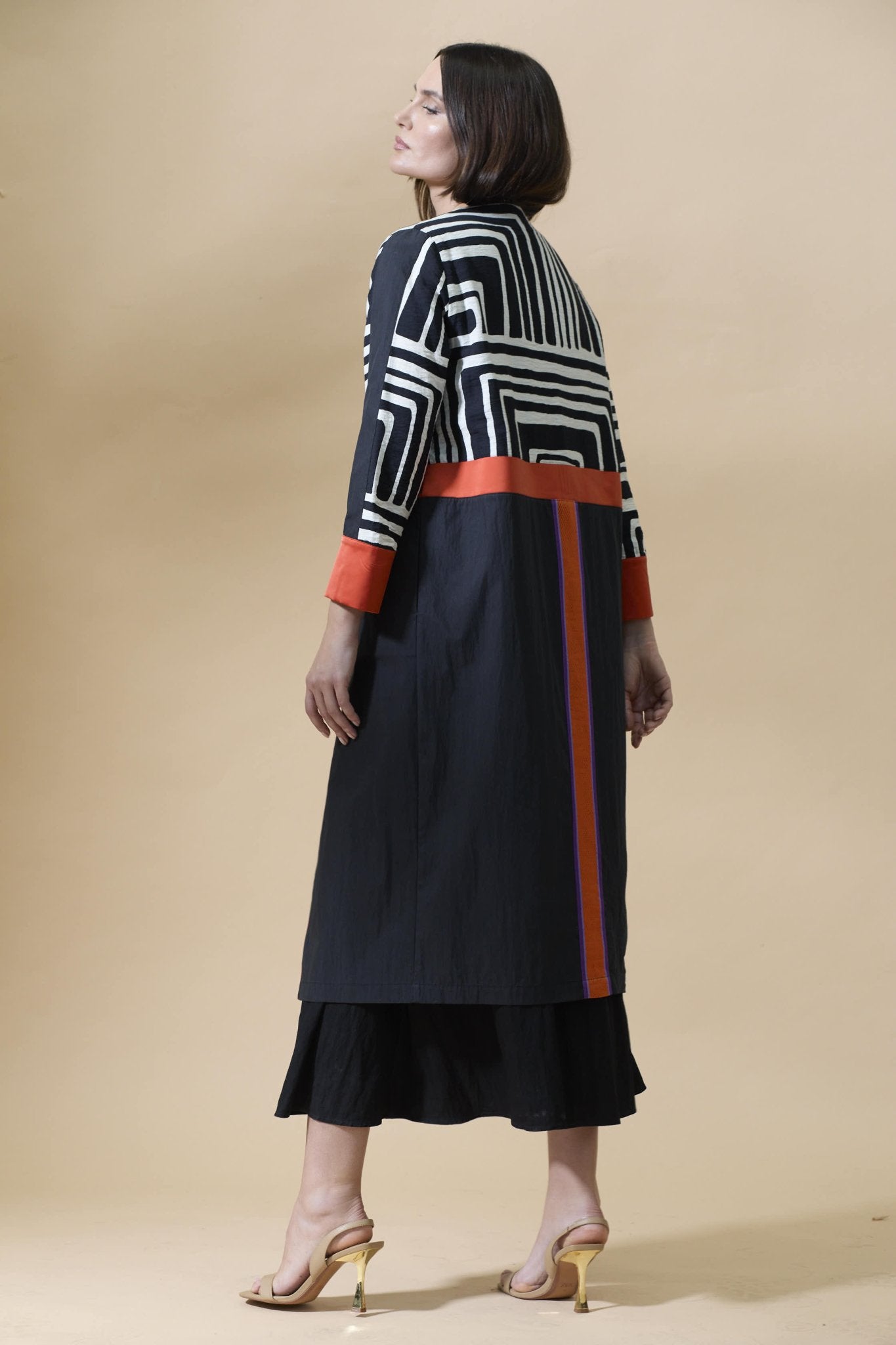 ABRIGO - Mercedes de Miguel