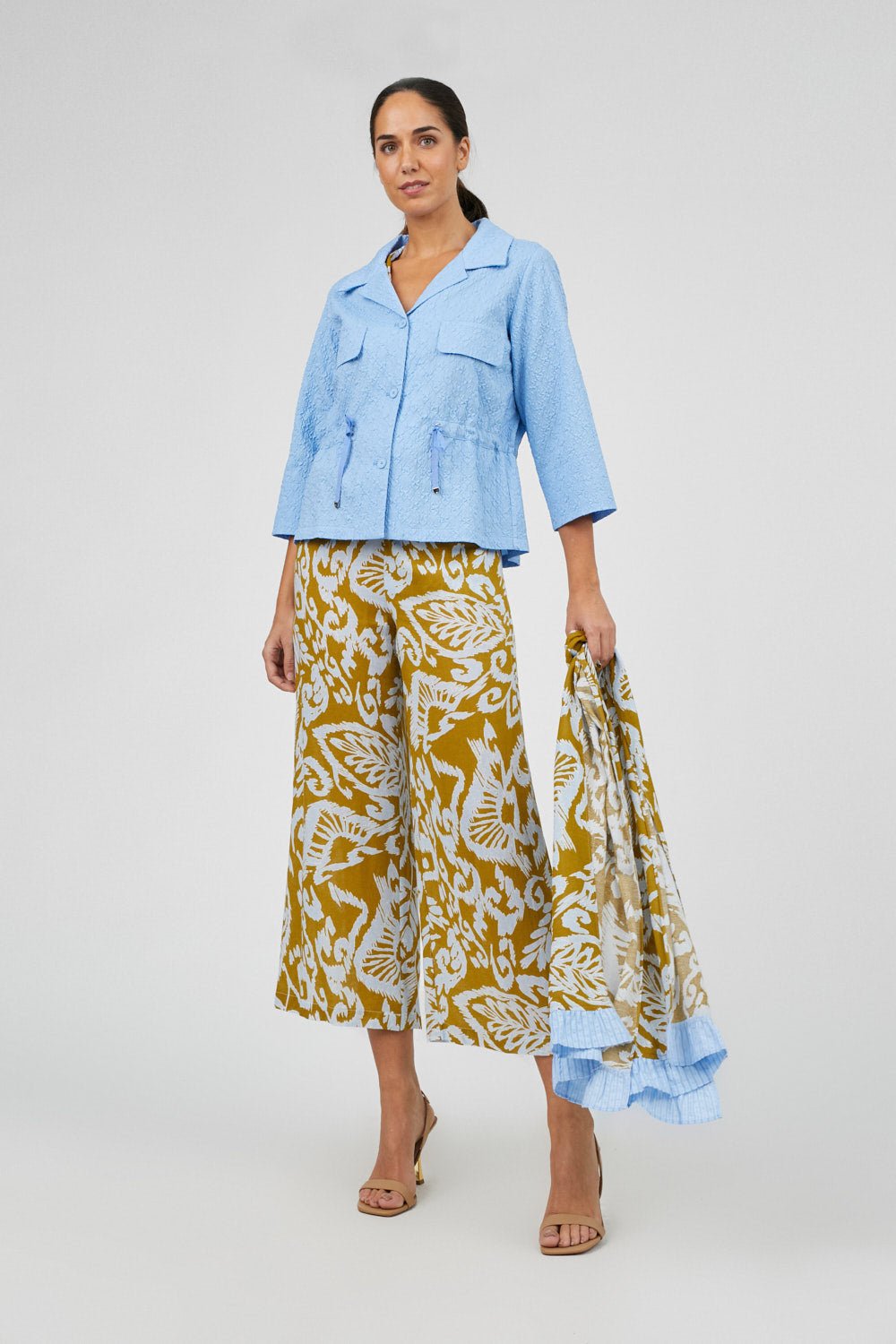 ECHARPES Y CUELLOS - Mercedes de Miguel