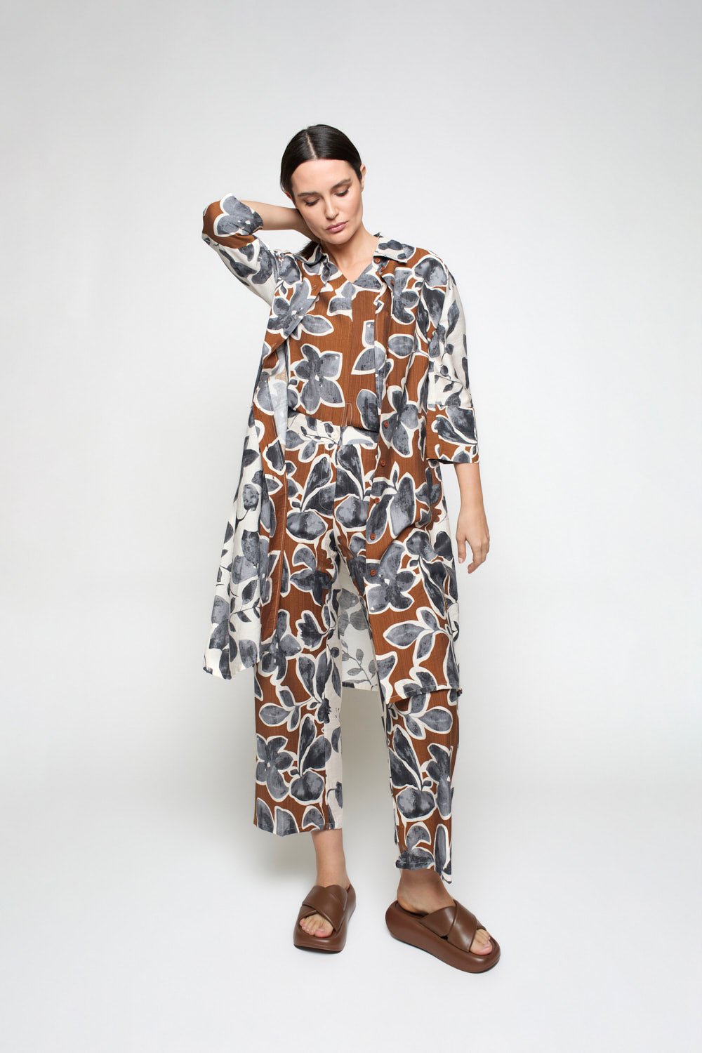 VESTIDO Y BUZOS - Mercedes de Miguel