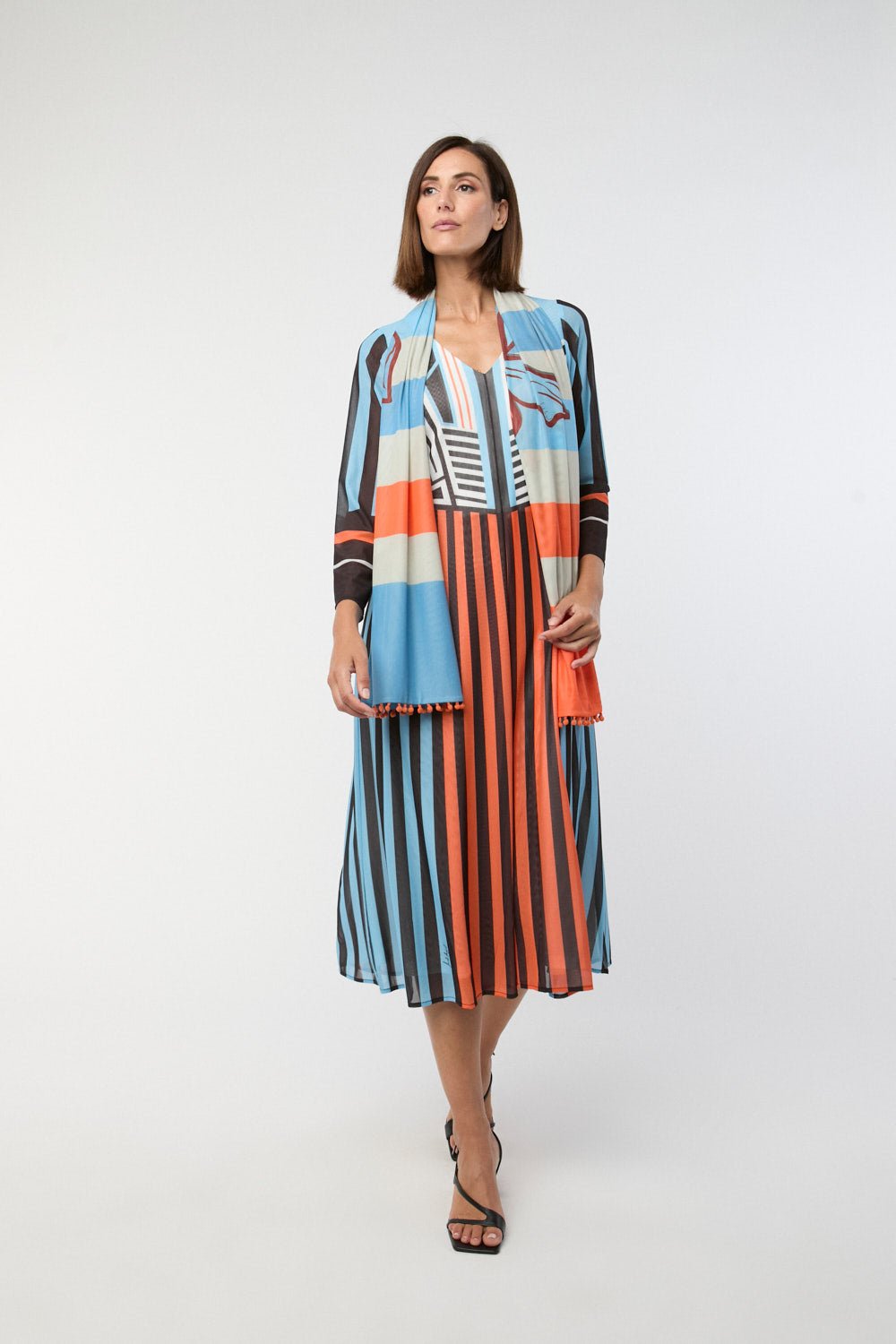 VESTIDO Y BUZOS - Mercedes de Miguel