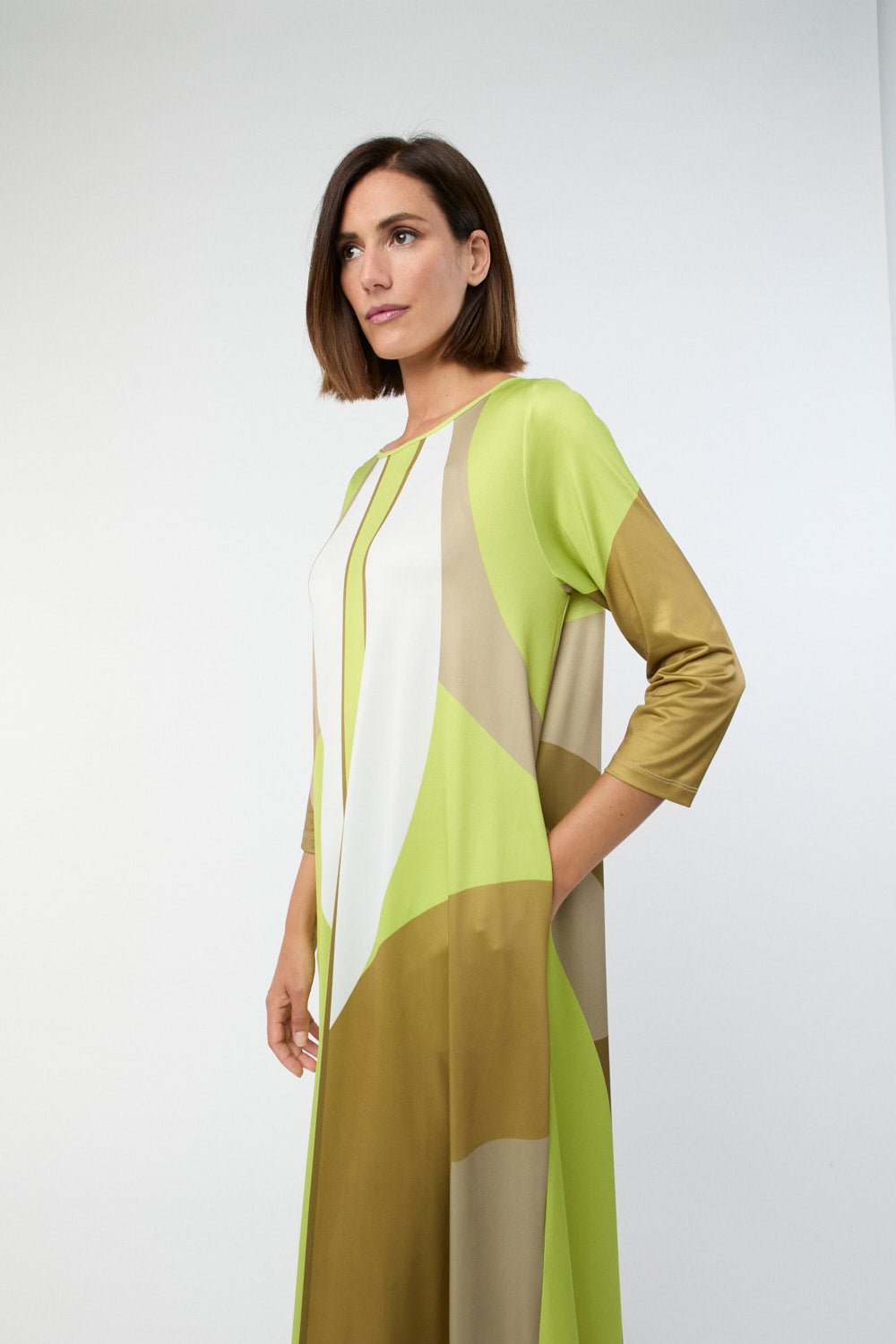 VESTIDO Y BUZOS - Mercedes de Miguel