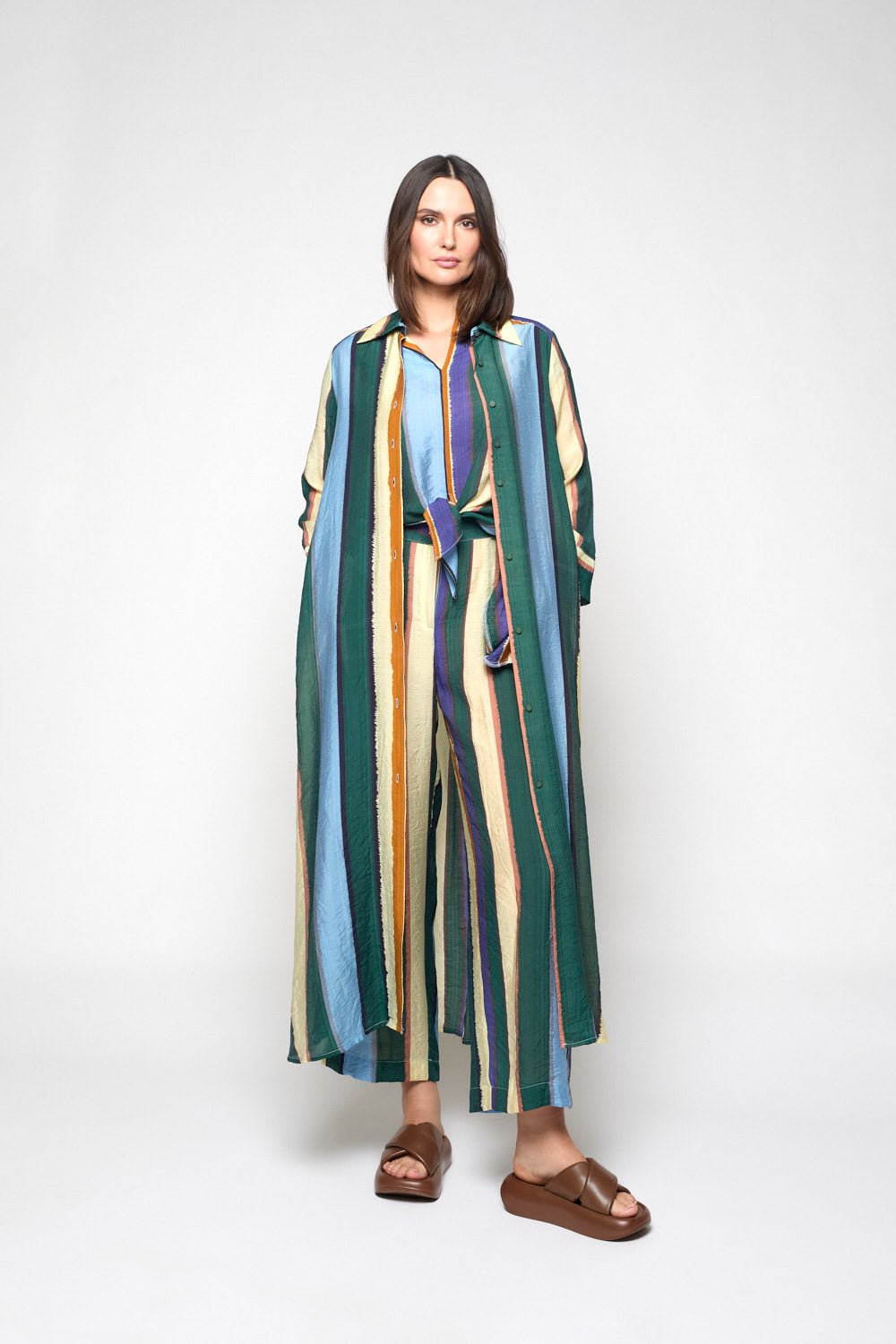 VESTIDO Y BUZOS - Mercedes de Miguel