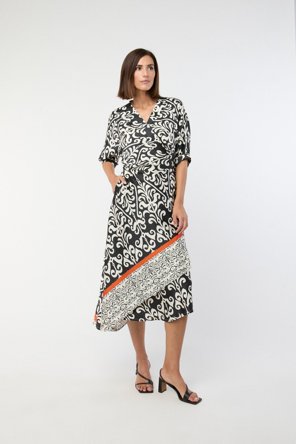 VESTIDO Y BUZOS - Mercedes de Miguel